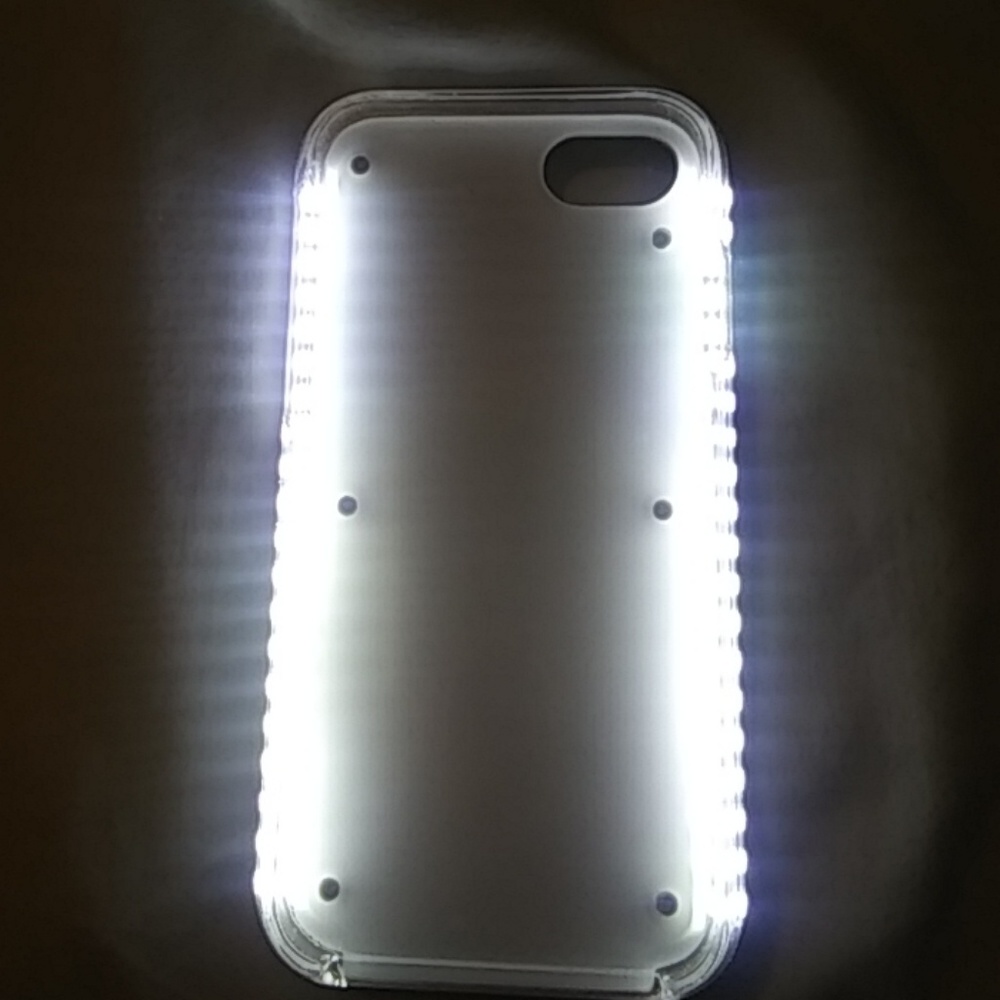 IPhone 7 - Picture 3 of 3